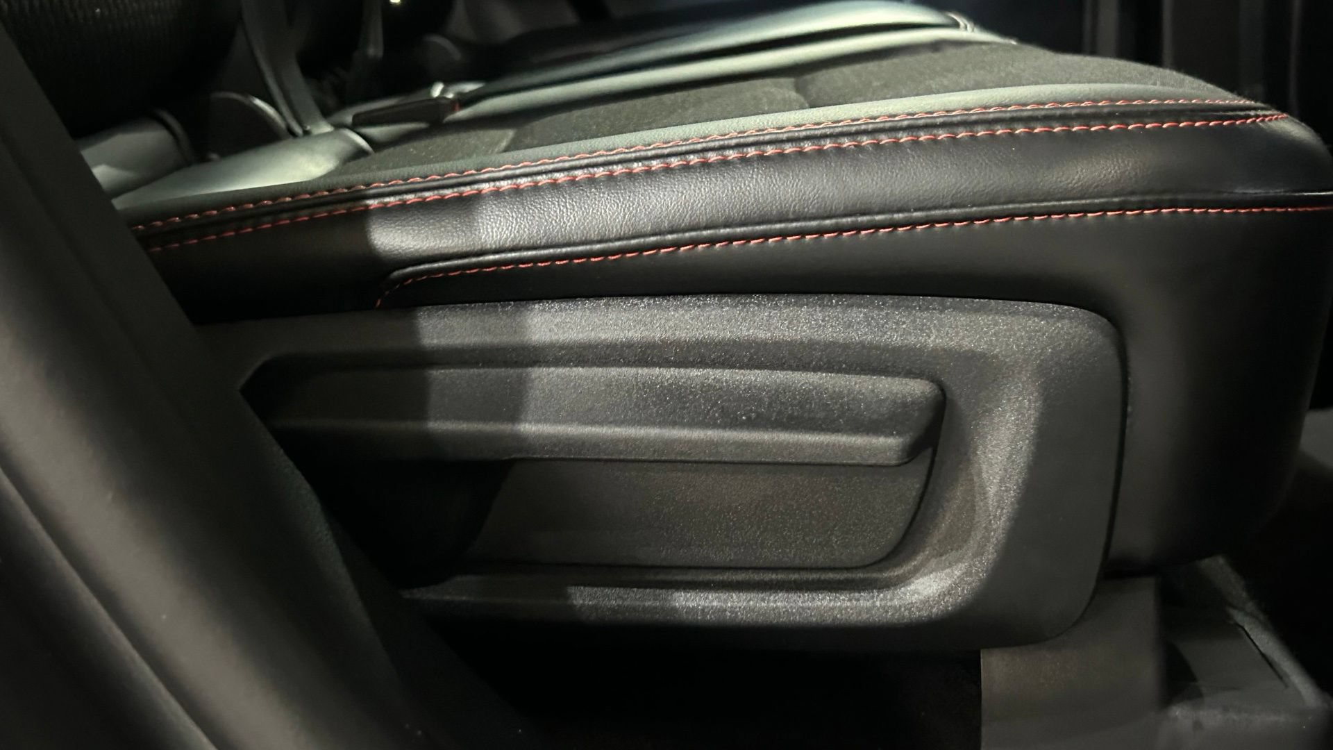 Used 2025 Ford Escape ST-Line AWD/4WD image 52