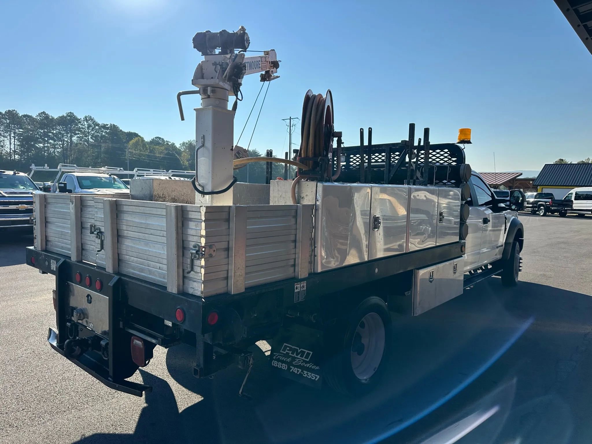 Used 2017 Ford F550 2WD Crew Cab Super Duty image 4