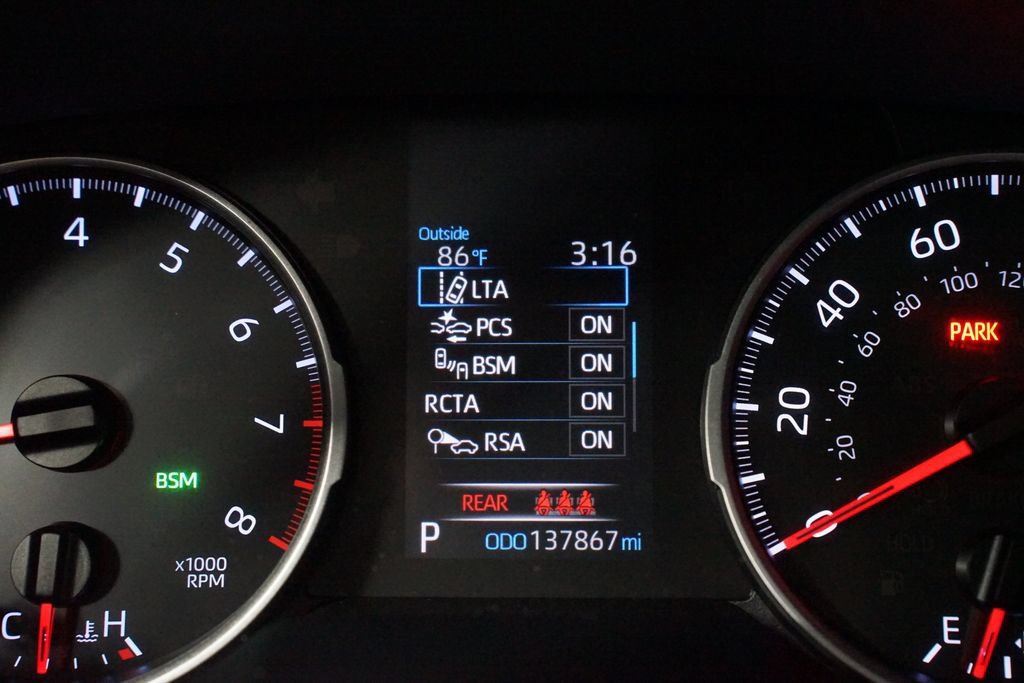 Used 2021 Toyota RAV4 XLE Premium FWD image 16