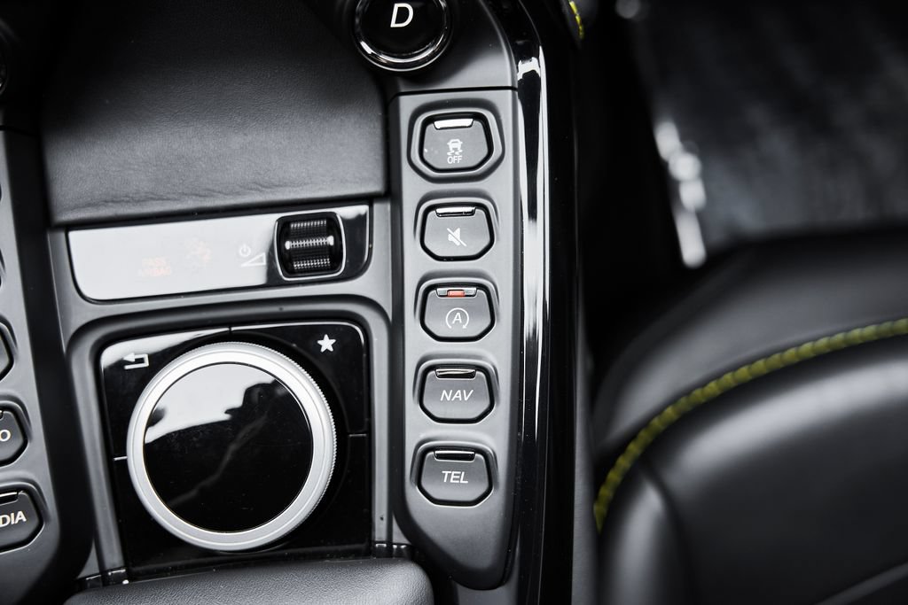 Used 2023 Aston Martin V8 Vantage Coupe RWD image 52