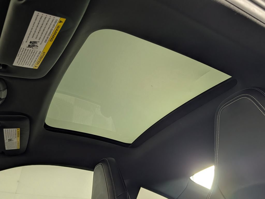 Certified 2025 Porsche 911 Carrera RWD image 31