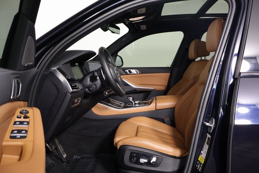 Used 2022 BMW X5 M50i image 10