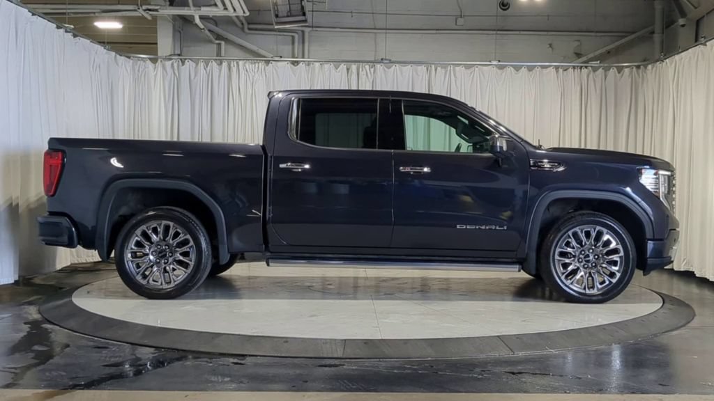 Used 2023 GMC Sierra 1500 Denali Ultimate AWD/4WD image 11