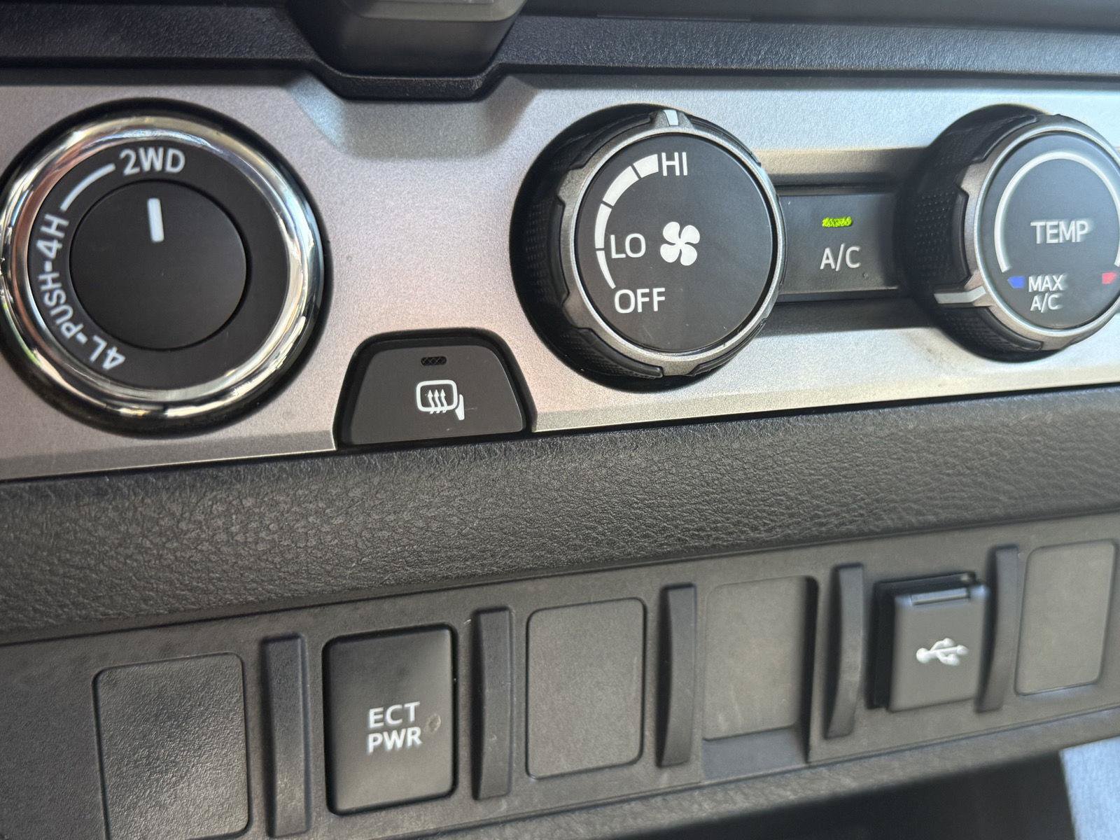 Used 2020 Toyota Tacoma SR w/ SX Package AWD/4WD image 23