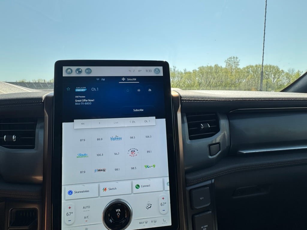 New 2023 Ford F150 Lightning Lariat image 21