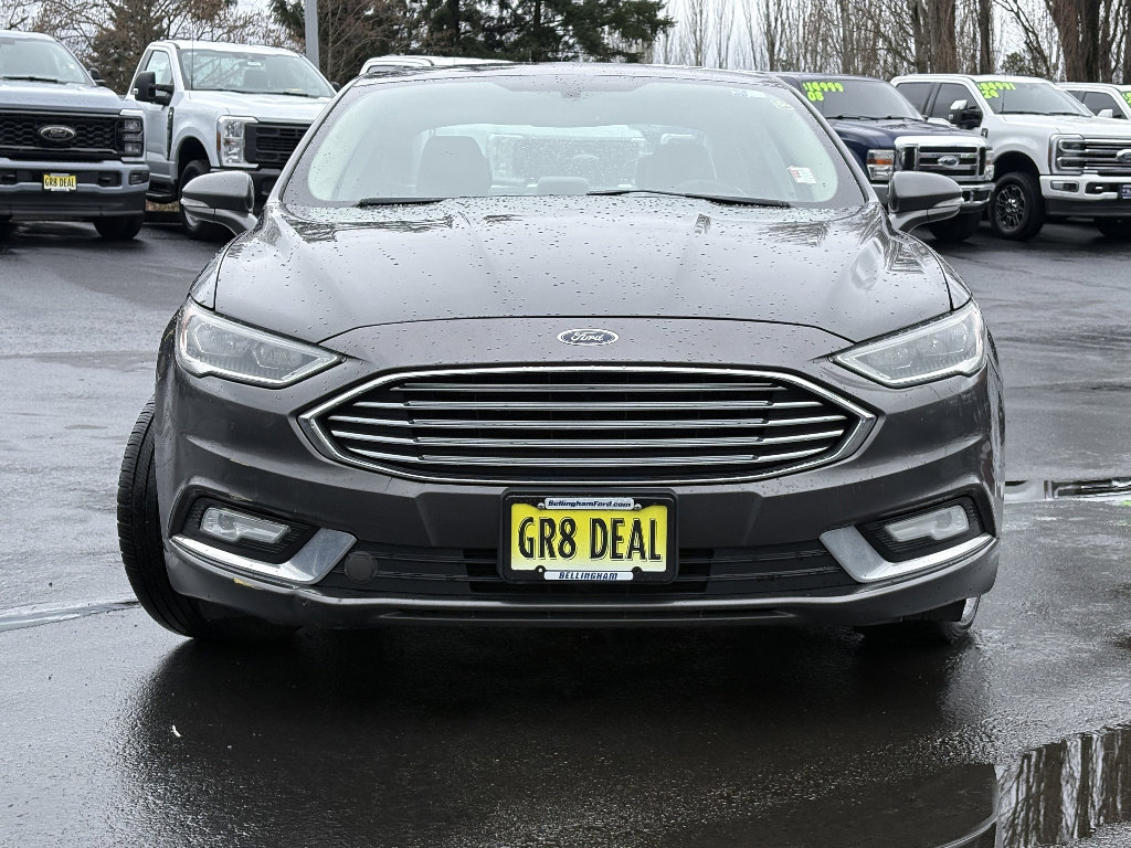 Used 2017 Ford Fusion SE w/ Equipment Group 202A image 2