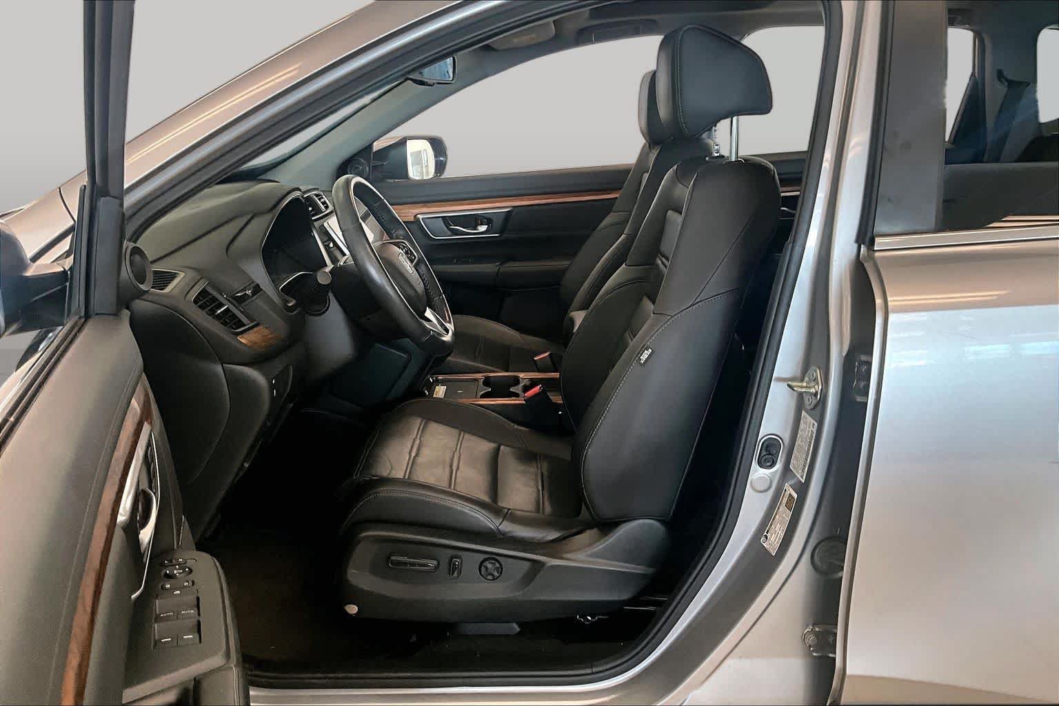 Used 2020 Honda CR-V Touring image 7