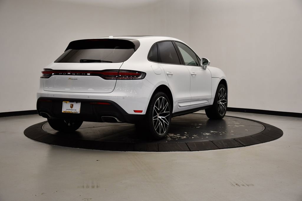 Used 2025 Porsche Macan image 5
