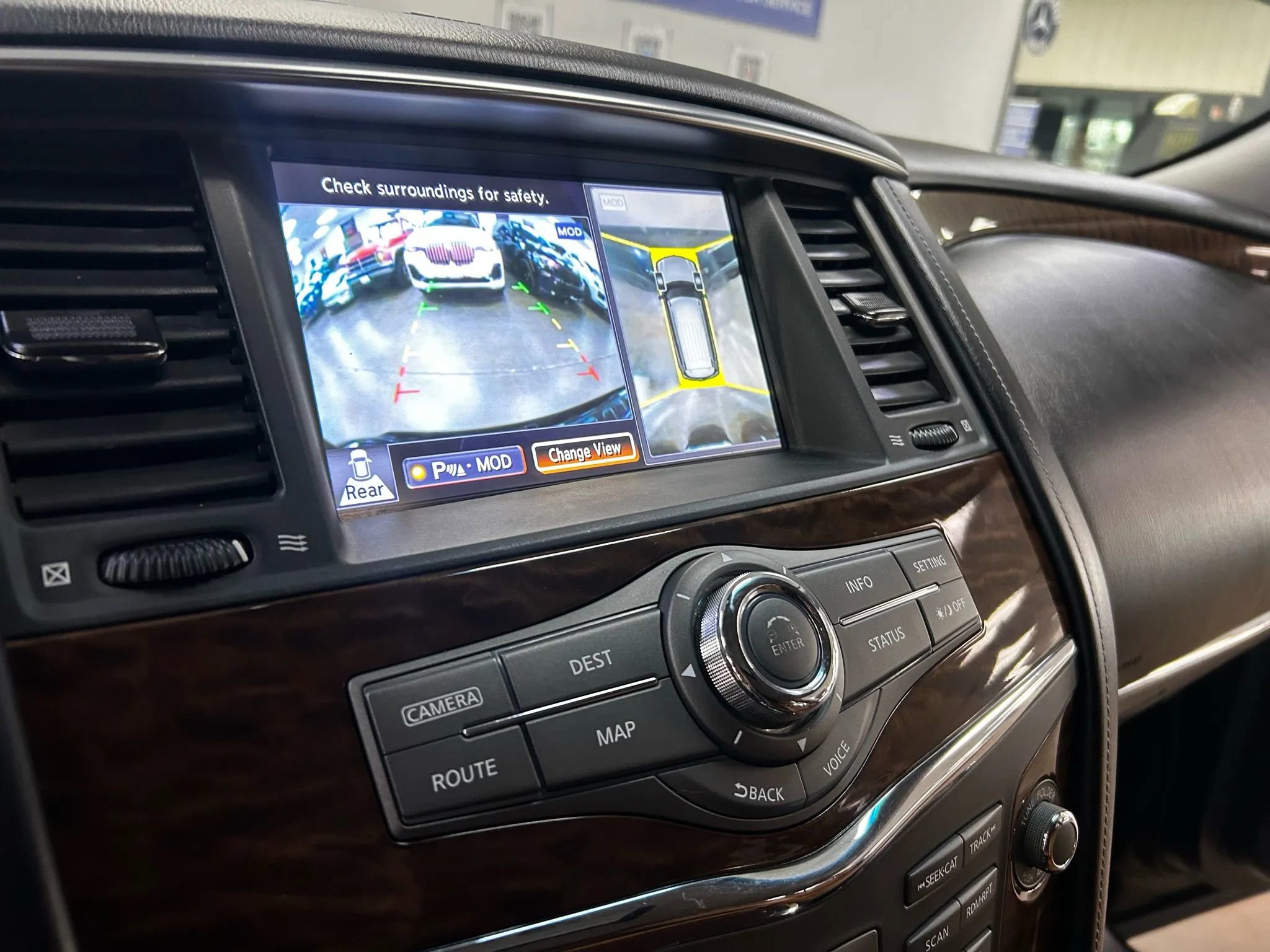 Used 2017 Nissan Armada Platinum image 17