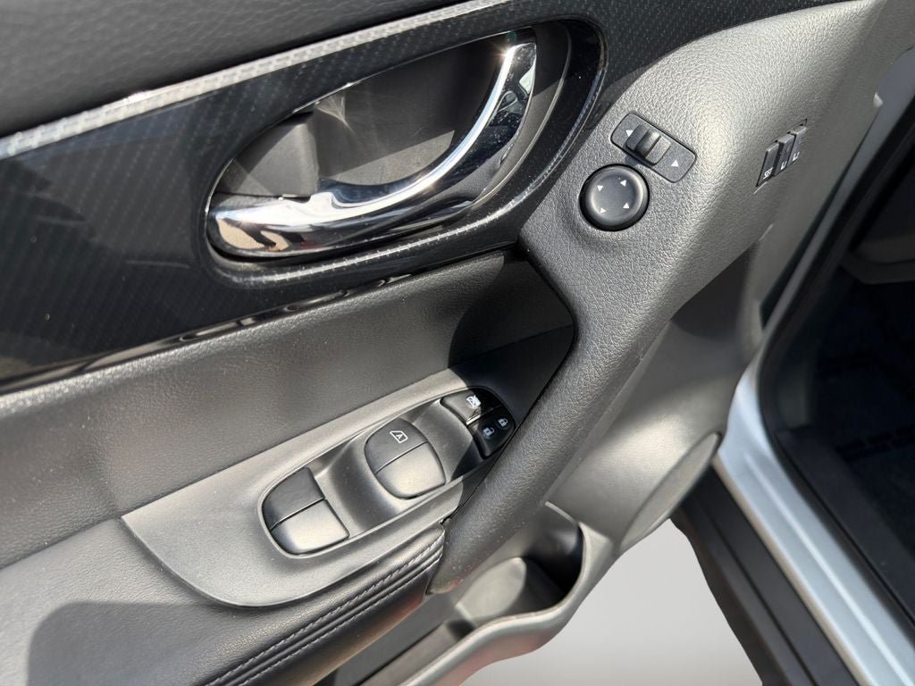Used 2019 Nissan Rogue SL AWD/4WD image 21