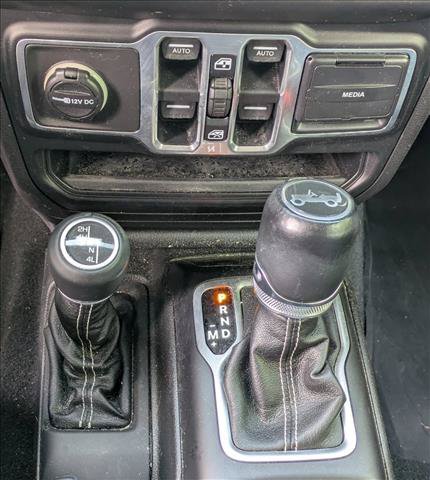 Used 2018 Jeep Wrangler Unlimited Sahara AWD/4WD image 13