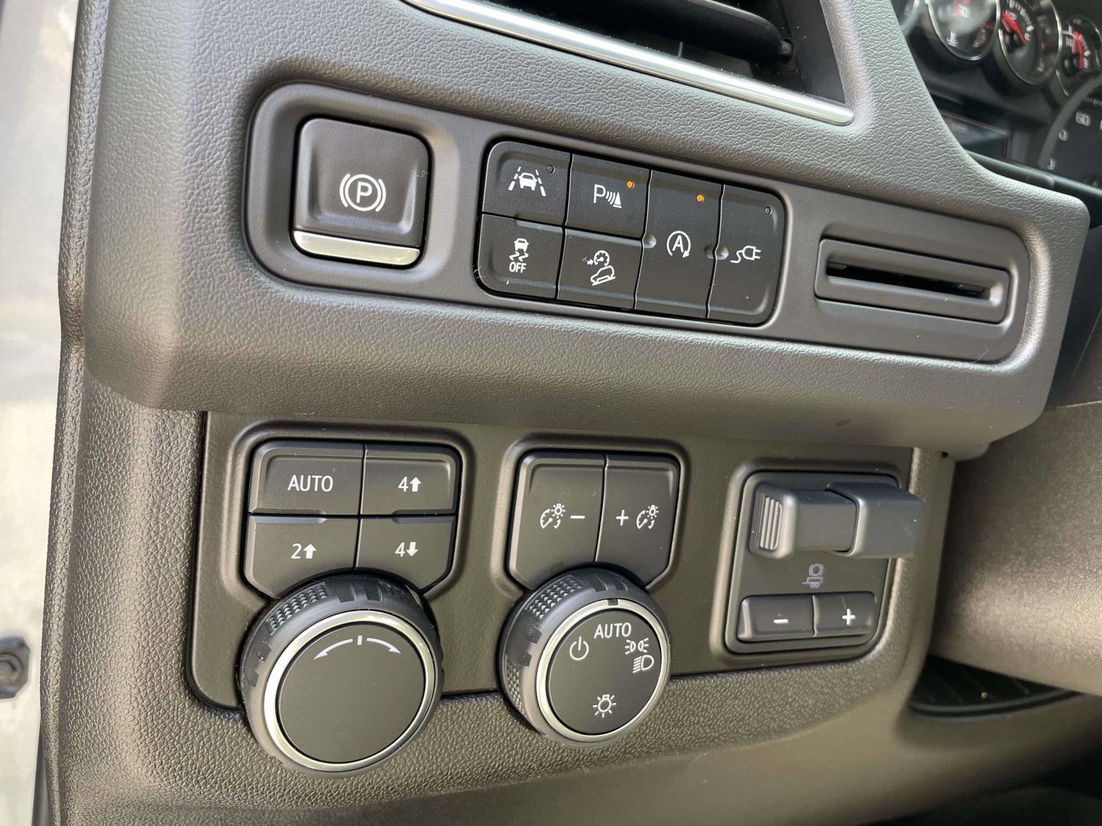 Used 2021 Chevrolet Tahoe Z71 w/ Z71 Signature Package image 18