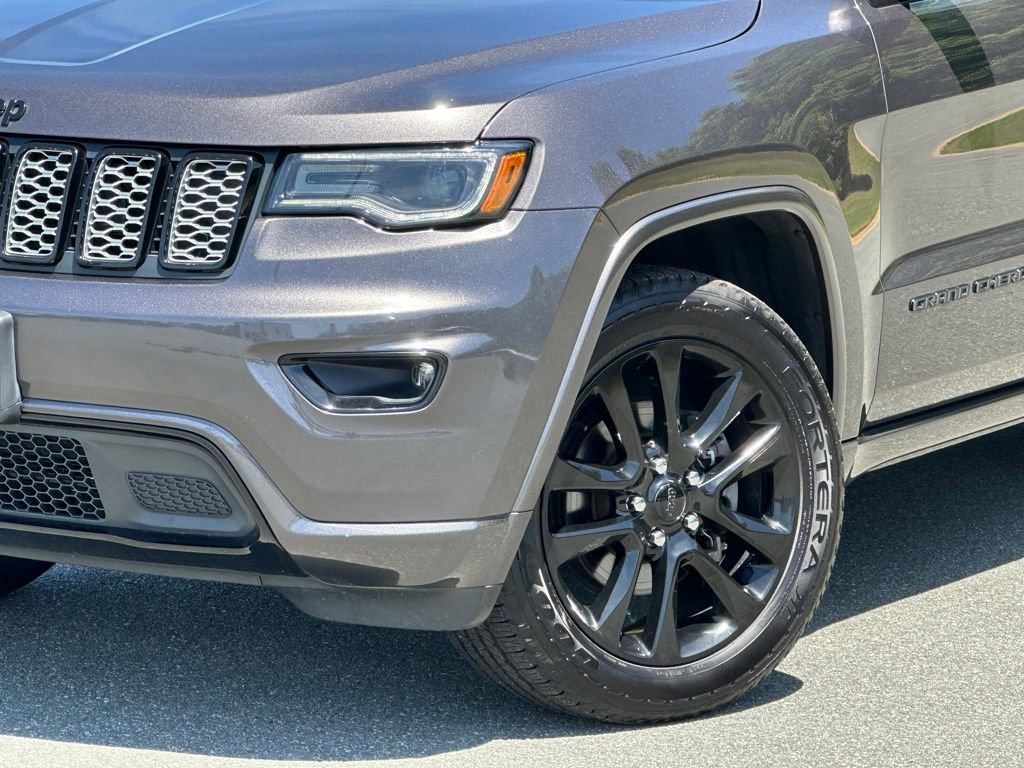 Used 2020 Jeep Grand Cherokee Altitude AWD/4WD image 2
