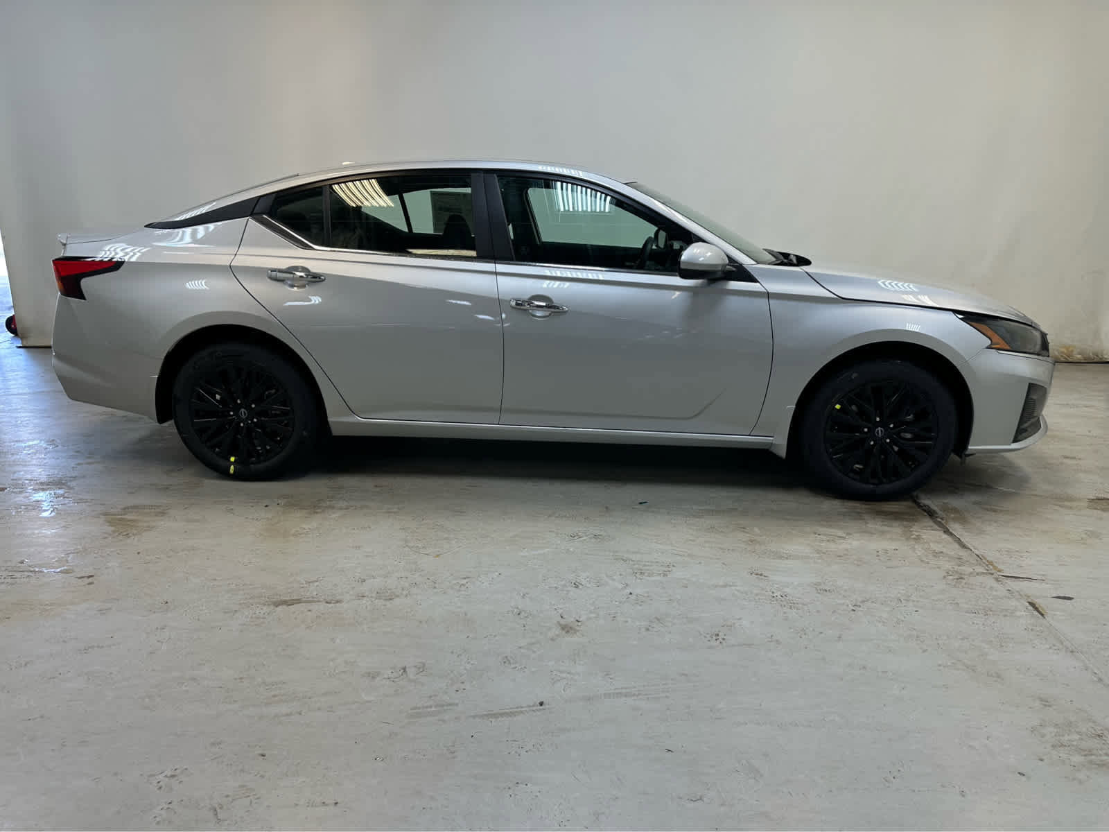 New 2025 Nissan Altima 2.5 SV AWD/4WD image 9