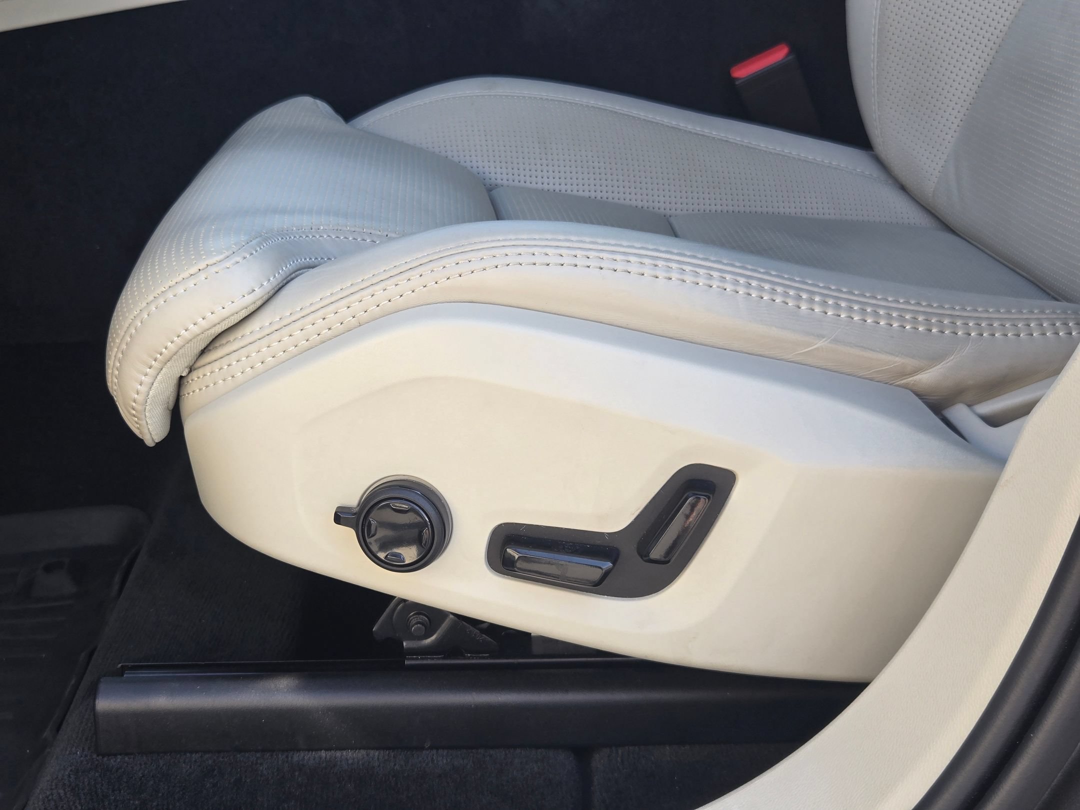 Used 2021 Volvo XC60 T5 Inscription w/ Protection Package Premier FWD image 23