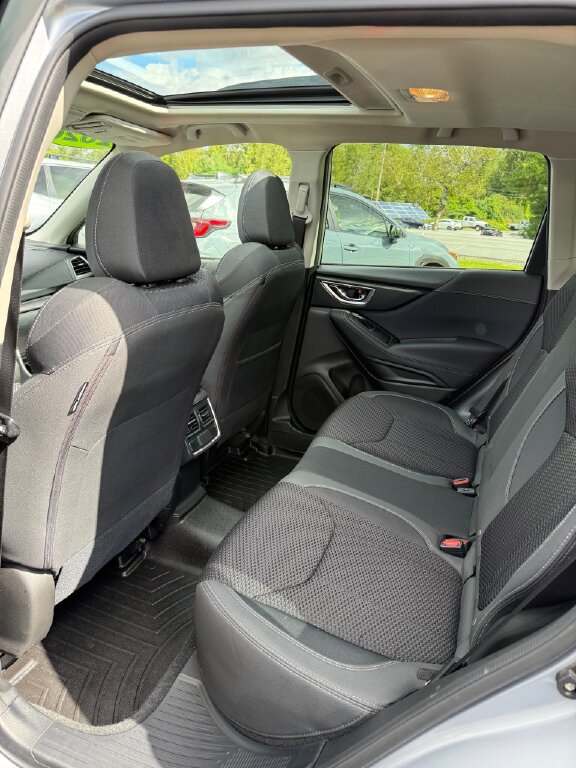 Used 2020 Subaru Forester Premium image 16
