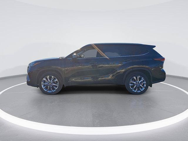 Certified 2026 Toyota Highlander Limited AWD/4WD image 6