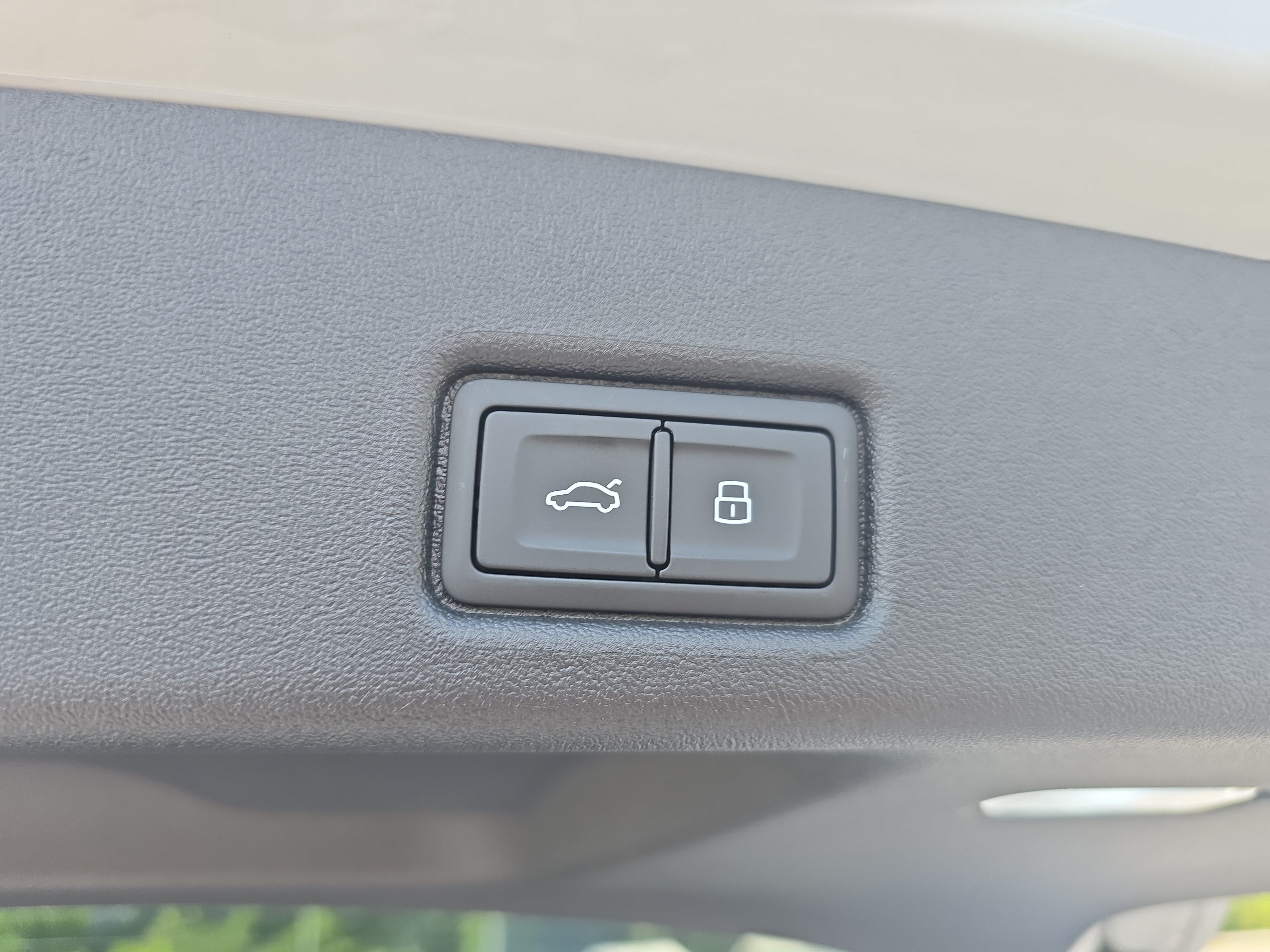 New 2026 Audi SQ5 Prestige AWD/4WD image 13