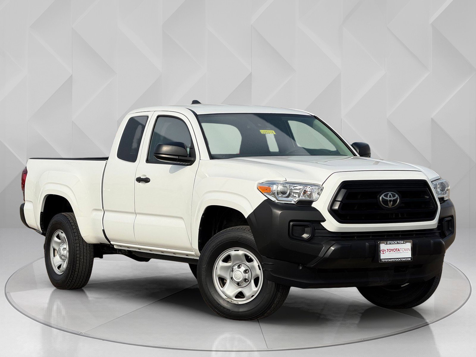 Used 2022 Toyota Tacoma SR image 5