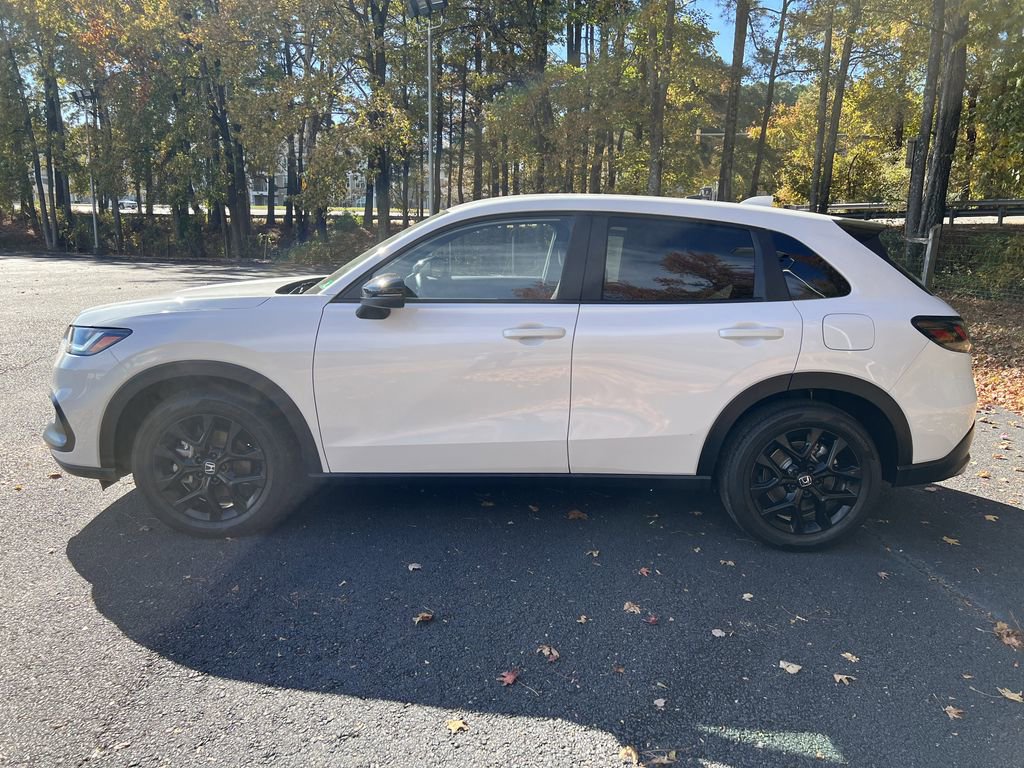 Used 2025 Honda HR-V Sport image 6