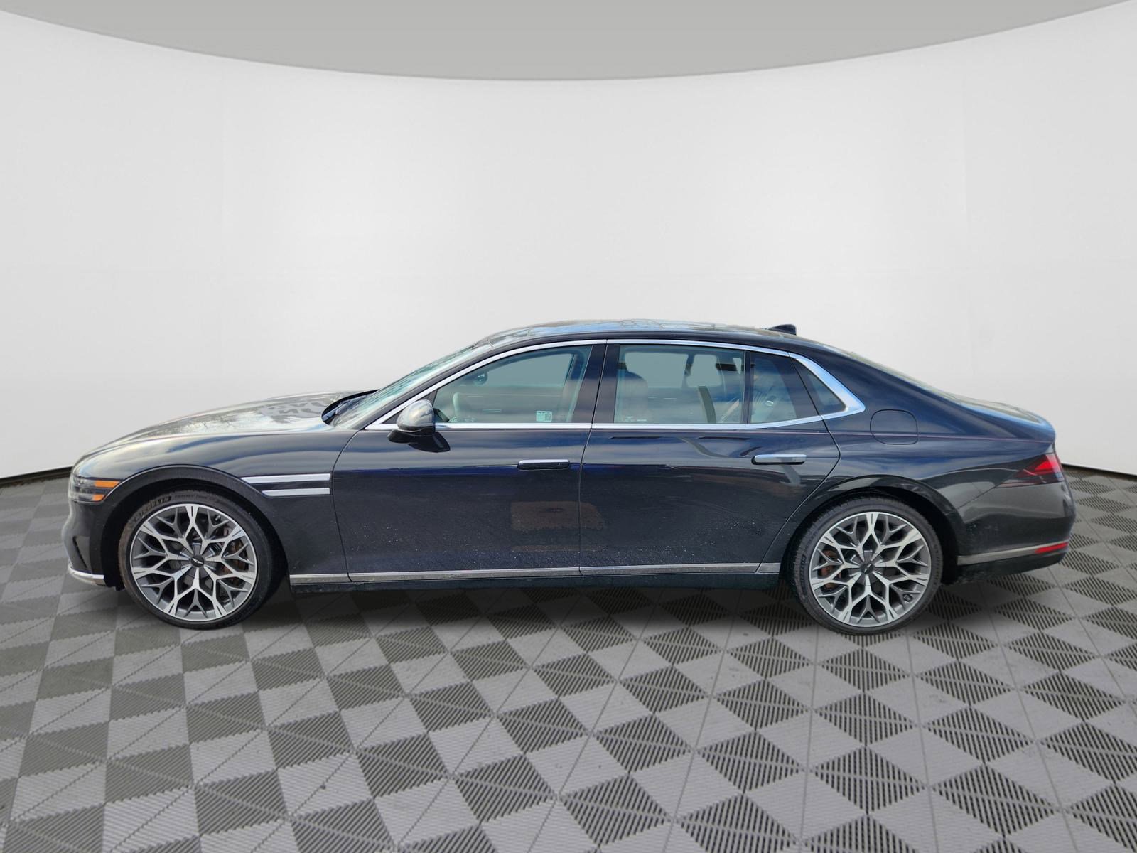 Used 2025 Genesis G90 3.5T image 5