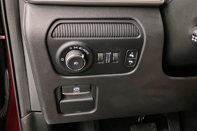 Used 2022 Jeep Wagoneer Series III AWD/4WD image 39