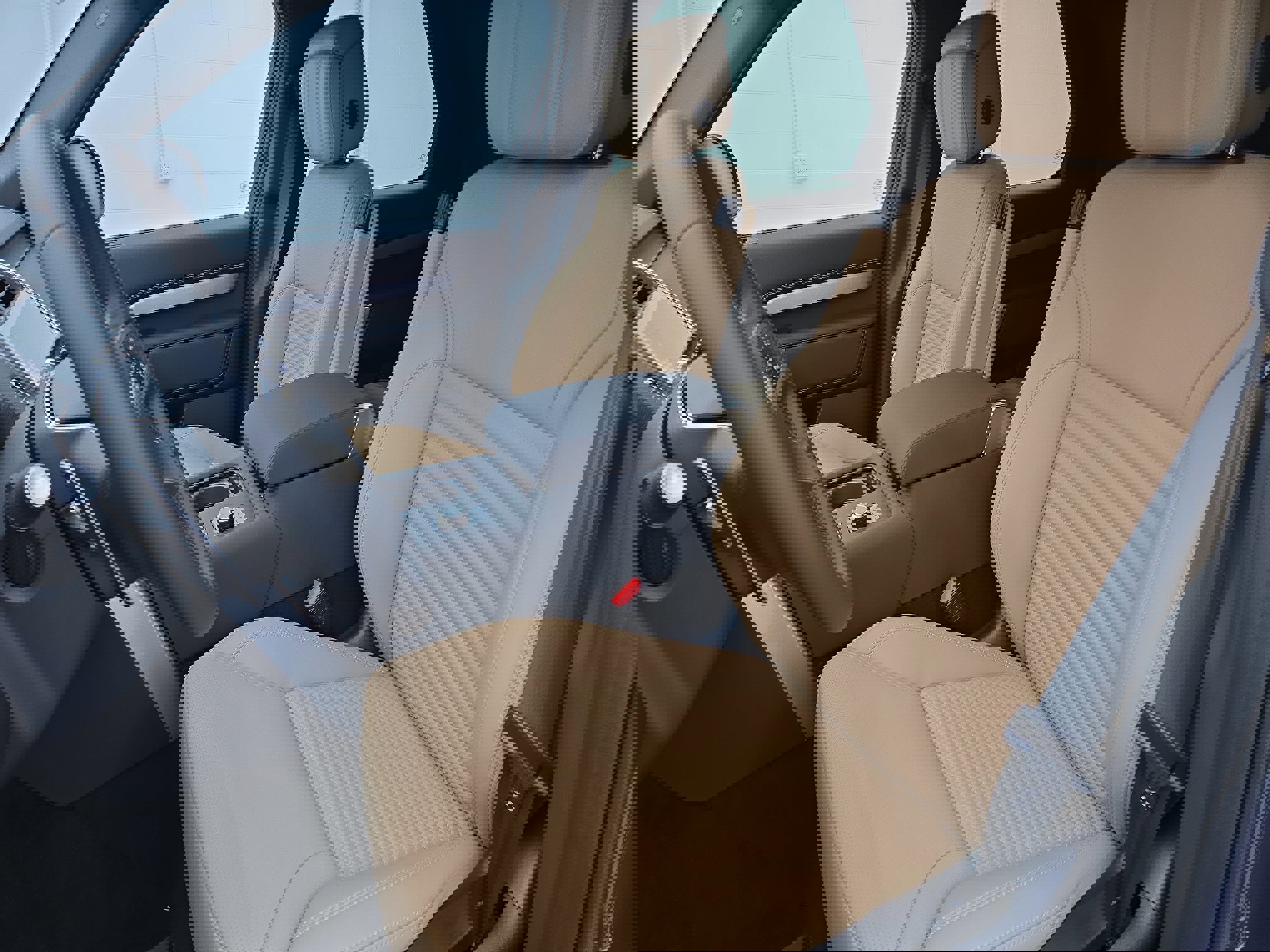 New 2026 Land Rover Discovery Dynamic SE image 15