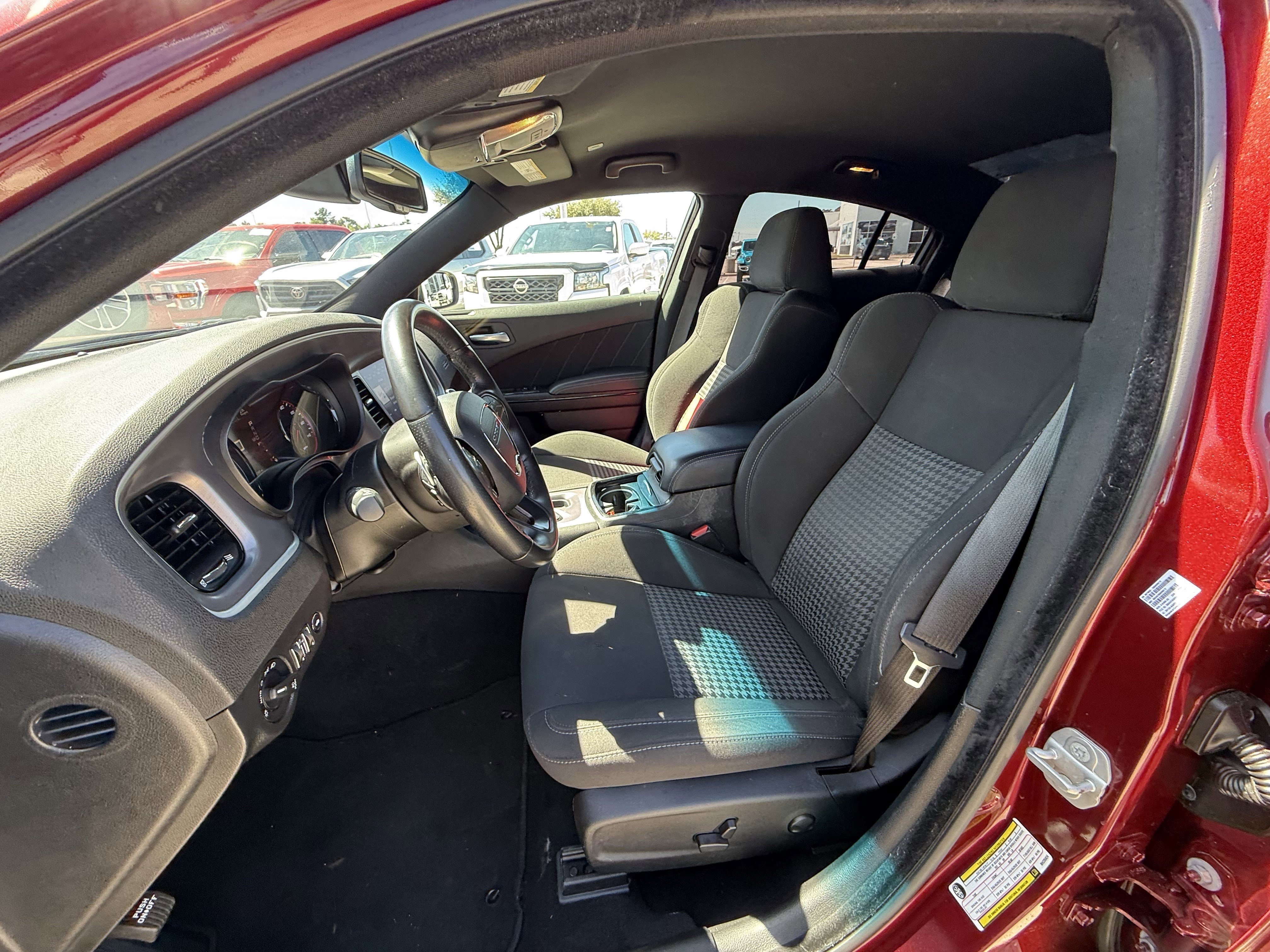 Used 2022 Dodge Charger GT w/ Blacktop Package image 27