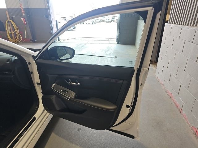 Certified 2022 Nissan Sentra SR w/ Electronics Package image 23