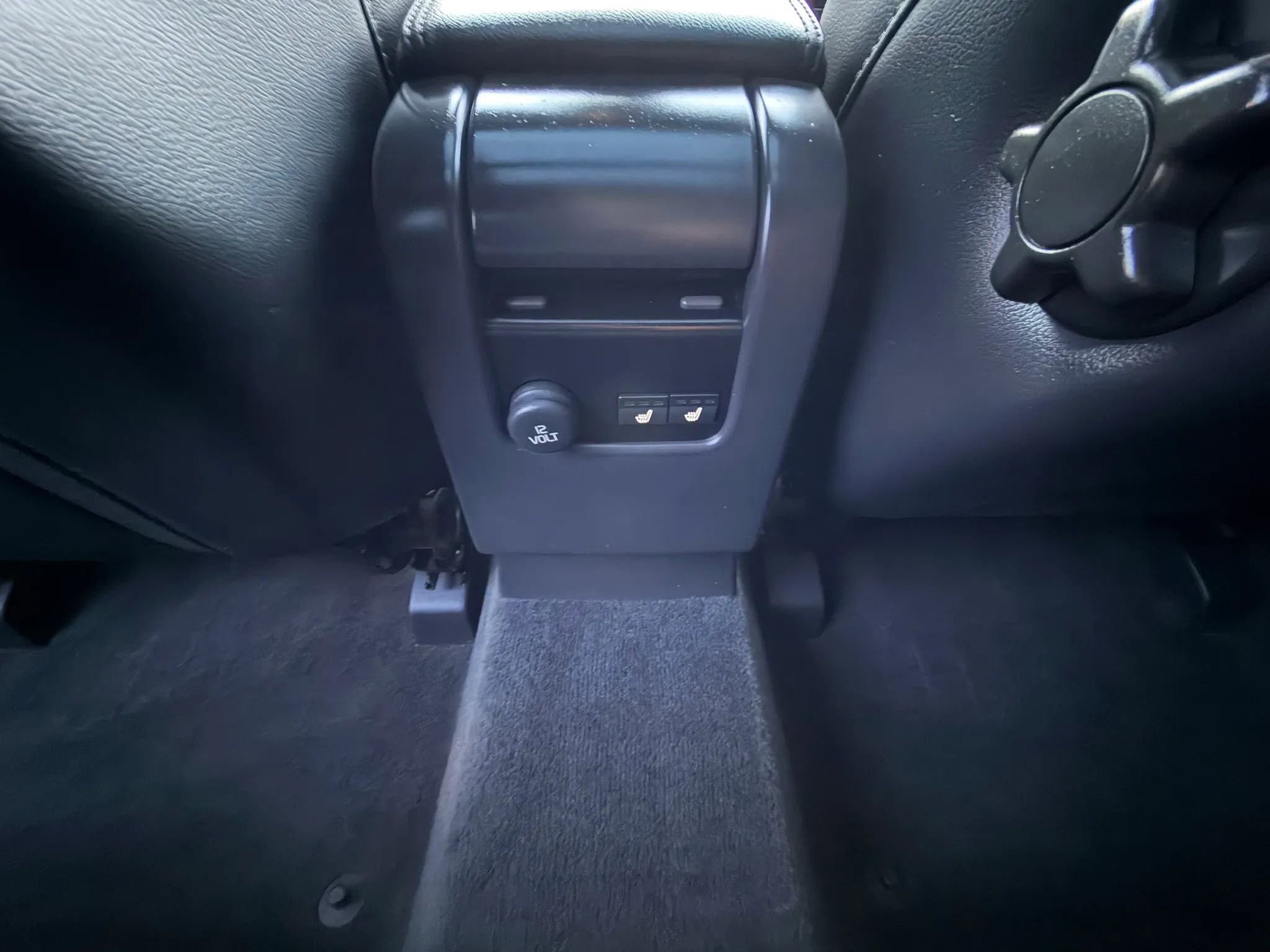 Used 2015 Volvo XC60 T6 image 15