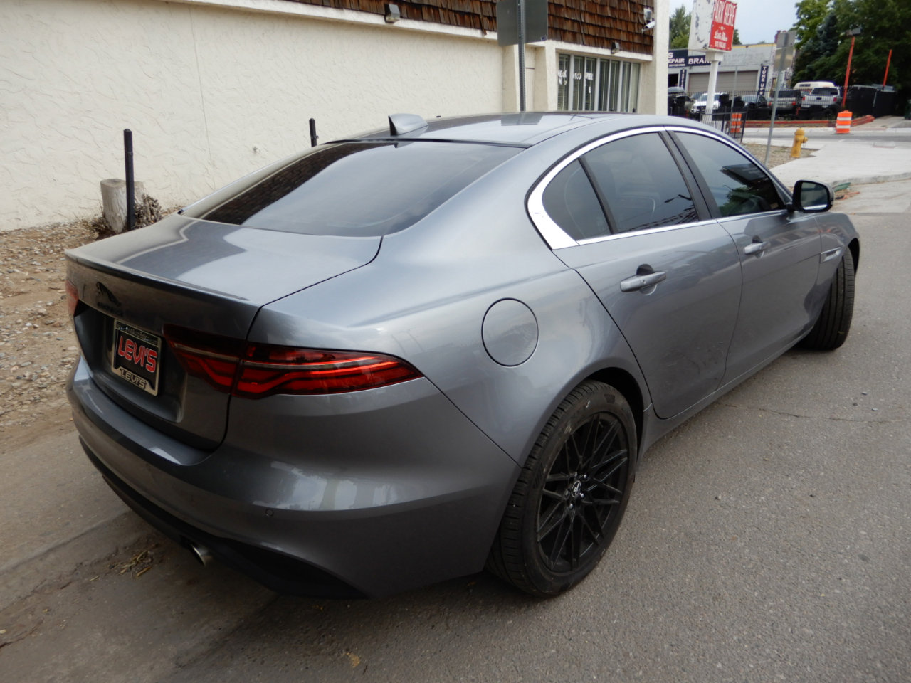 Used 2020 Jaguar XE S image 5
