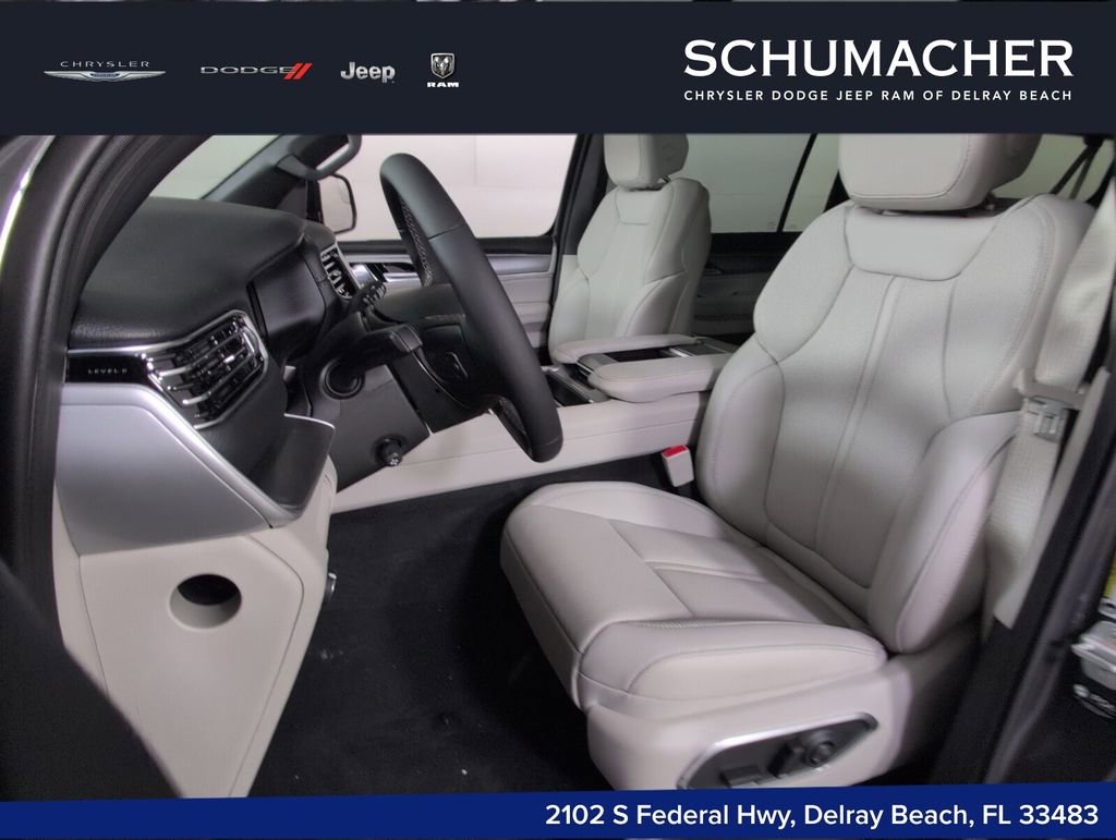 New 2025 Jeep Wagoneer L Series II AWD/4WD image 5