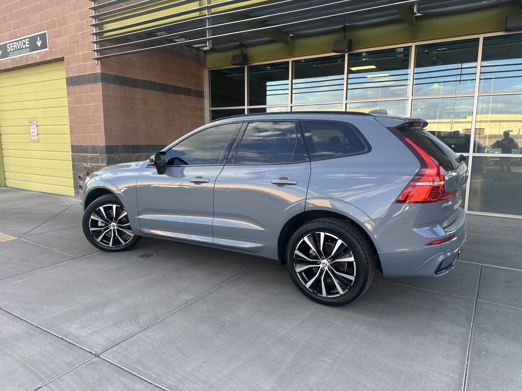 Used 2023 Volvo XC60 B5 Plus w/ Climate Package AWD/4WD image 4