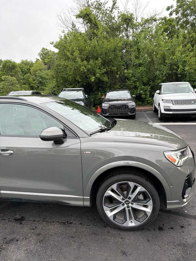 Used 2021 Audi Q3 2.0T Premium Plus w/ Premium Plus Package AWD/4WD image 6