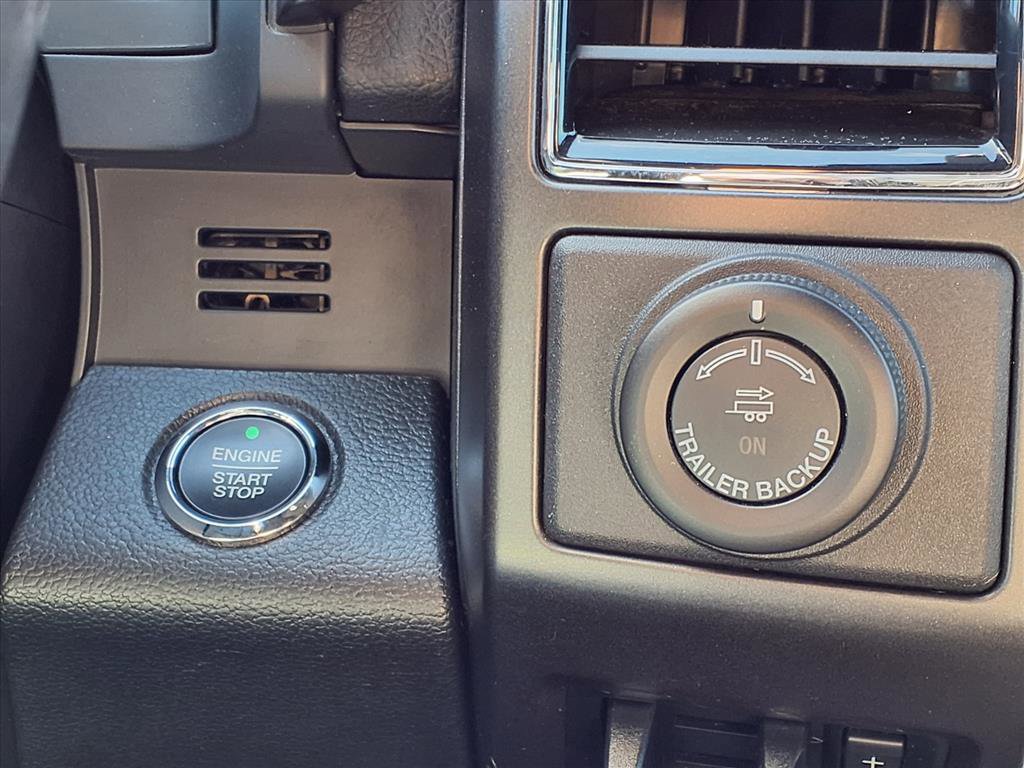 Used 2021 Ford Expedition Limited image 11