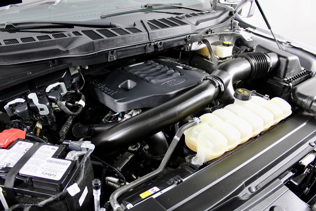 Used 2023 Ford F150 Lariat w/ Trailer Tow Package image 12