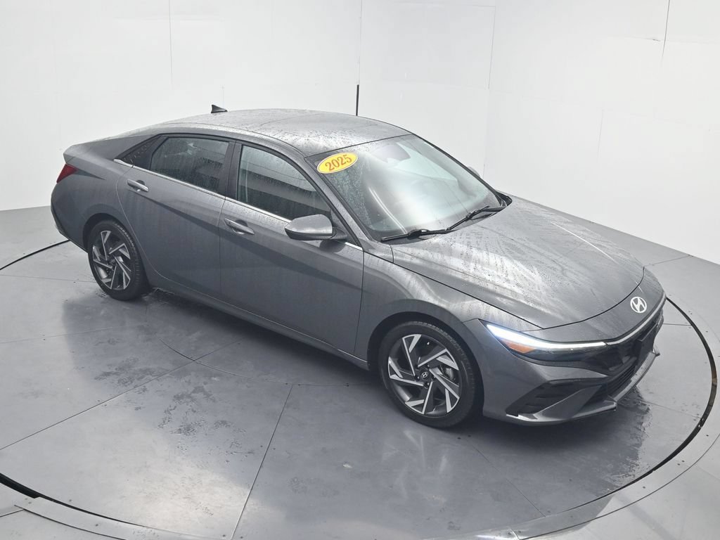 Used 2025 Hyundai Elantra SEL FWD image 51