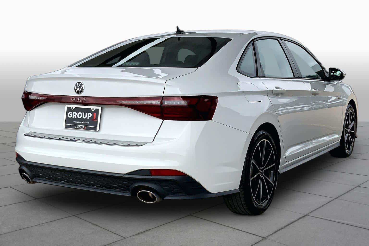 Used 2025 Volkswagen Jetta GLI Autobahn FWD image 12