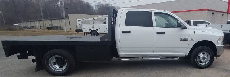 Used 2017 RAM 3500 SLT w/ Quick Order Package 29G SLT AWD/4WD image 2