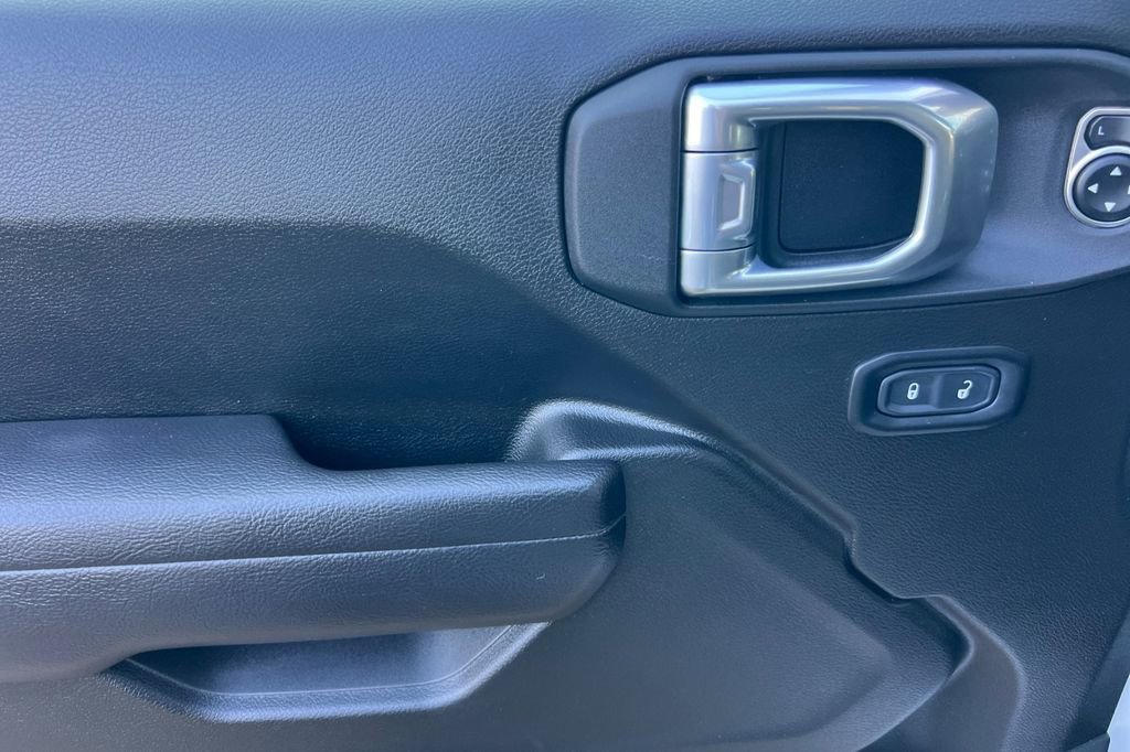 Used 2024 Jeep Wrangler Sport S image 10