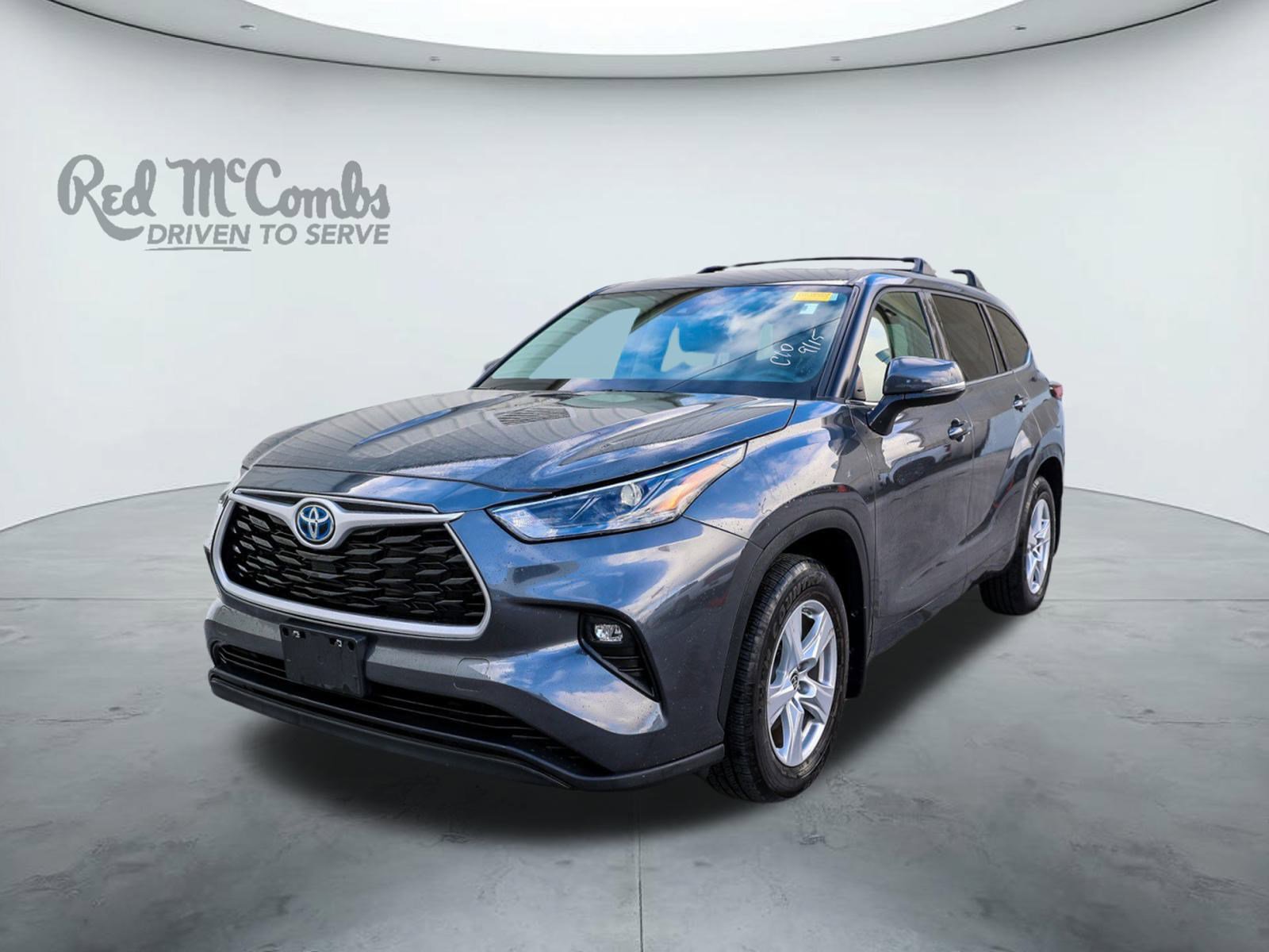 Used 2023 Toyota Highlander LE