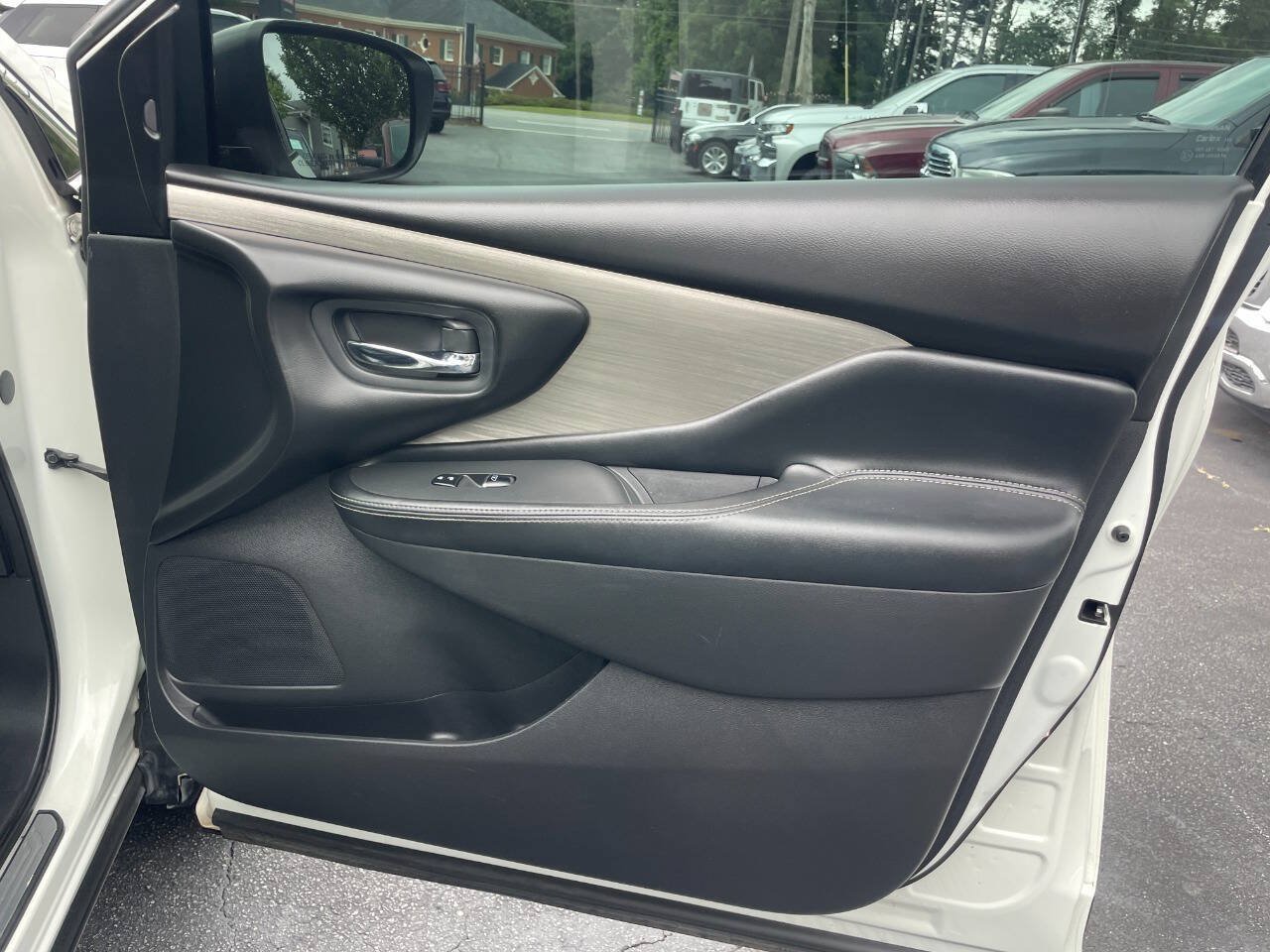 Used 2017 Nissan Murano Platinum w/ Platinum Technology Package FWD image 27