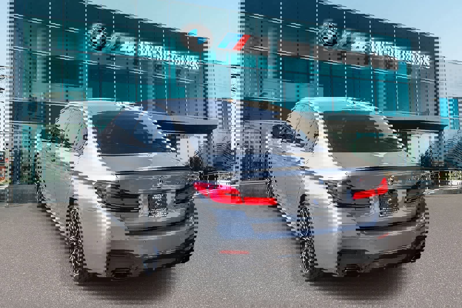 Used 2023 BMW M550i xDrive w/ Executive Package AWD/4WD image 6