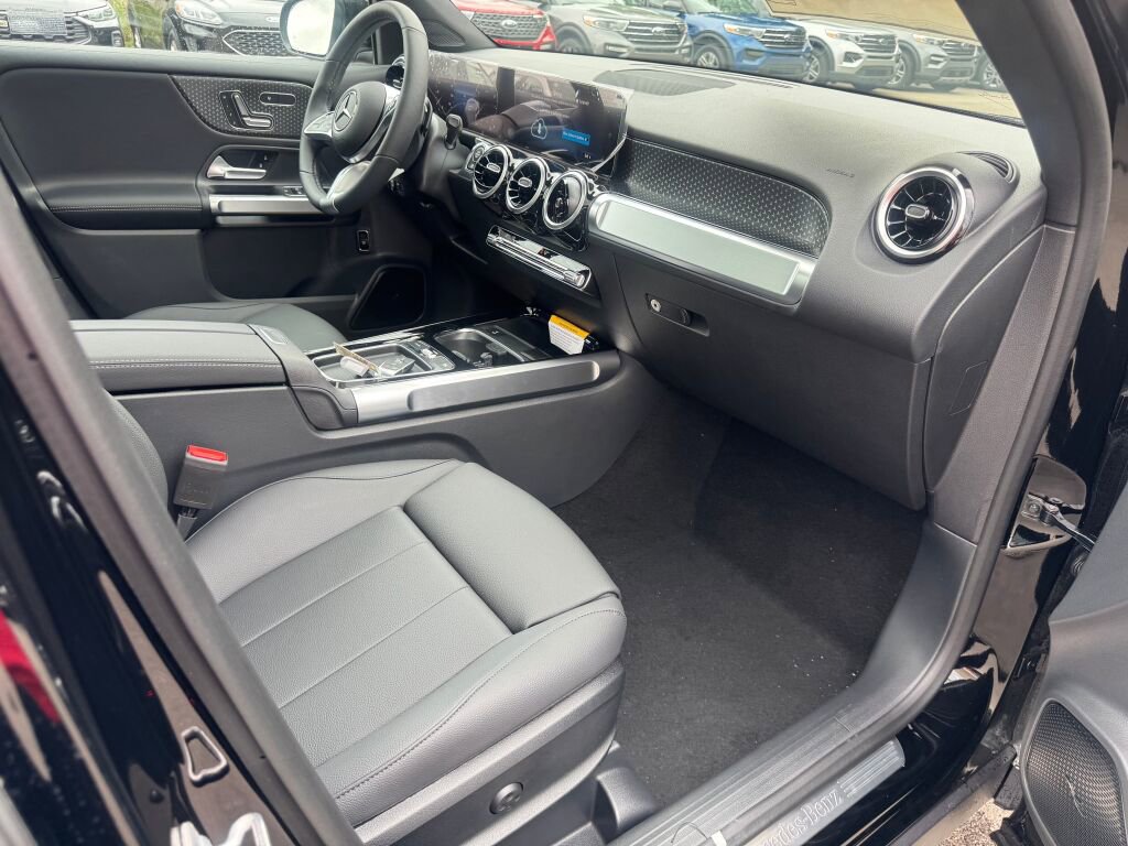 New 2026 Mercedes-Benz GLB 250 4MATIC image 21