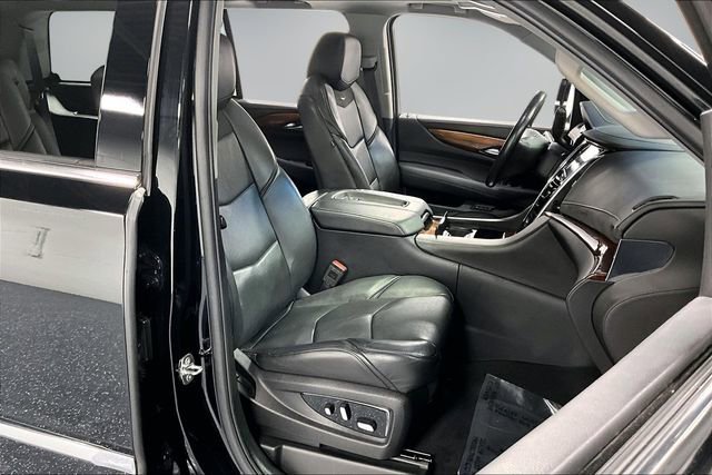 Used 2016 Cadillac Escalade Luxury AWD/4WD image 28