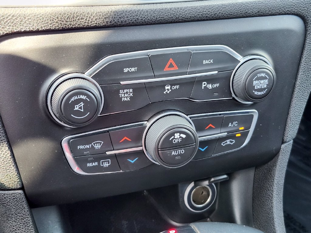 Used 2015 Dodge Charger R/T Scat Pack RWD image 22