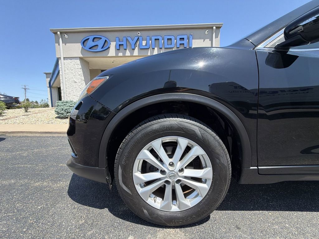 Used 2015 Nissan Rogue SV FWD image 17