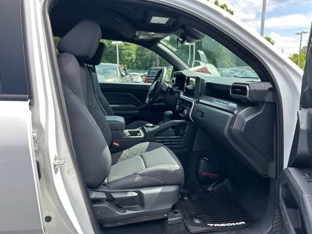 Used 2024 Toyota Tacoma SR5 AWD/4WD image 18