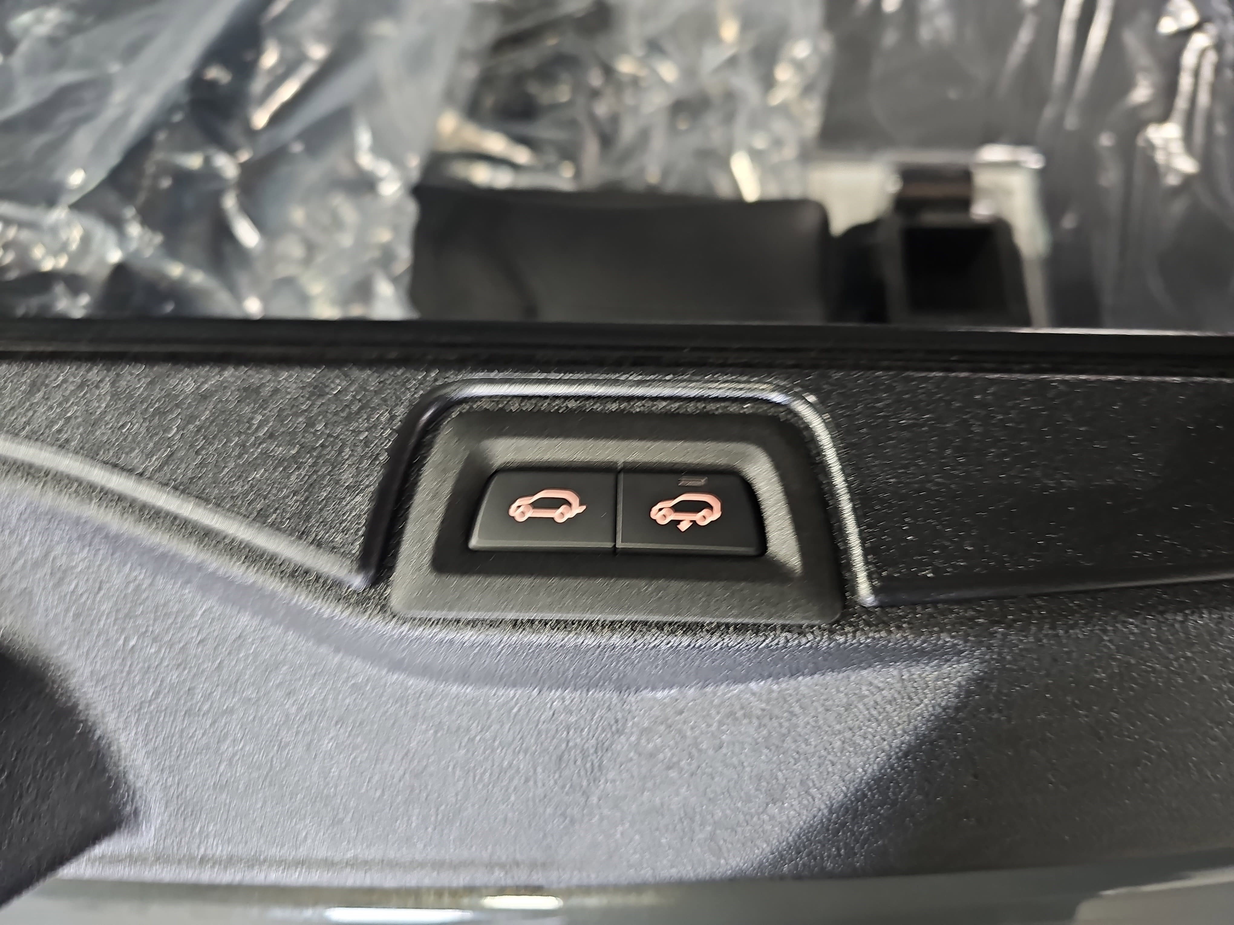 New 2026 BMW X5 M60i image 13