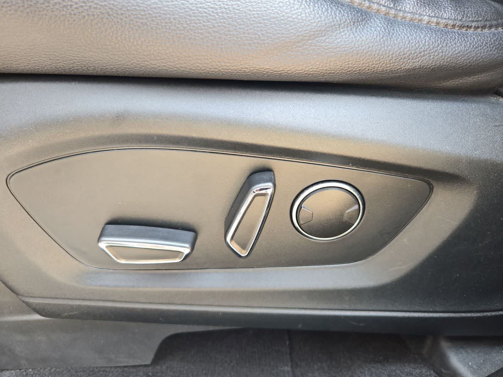 Used 2020 Ford Explorer Limited RWD image 16